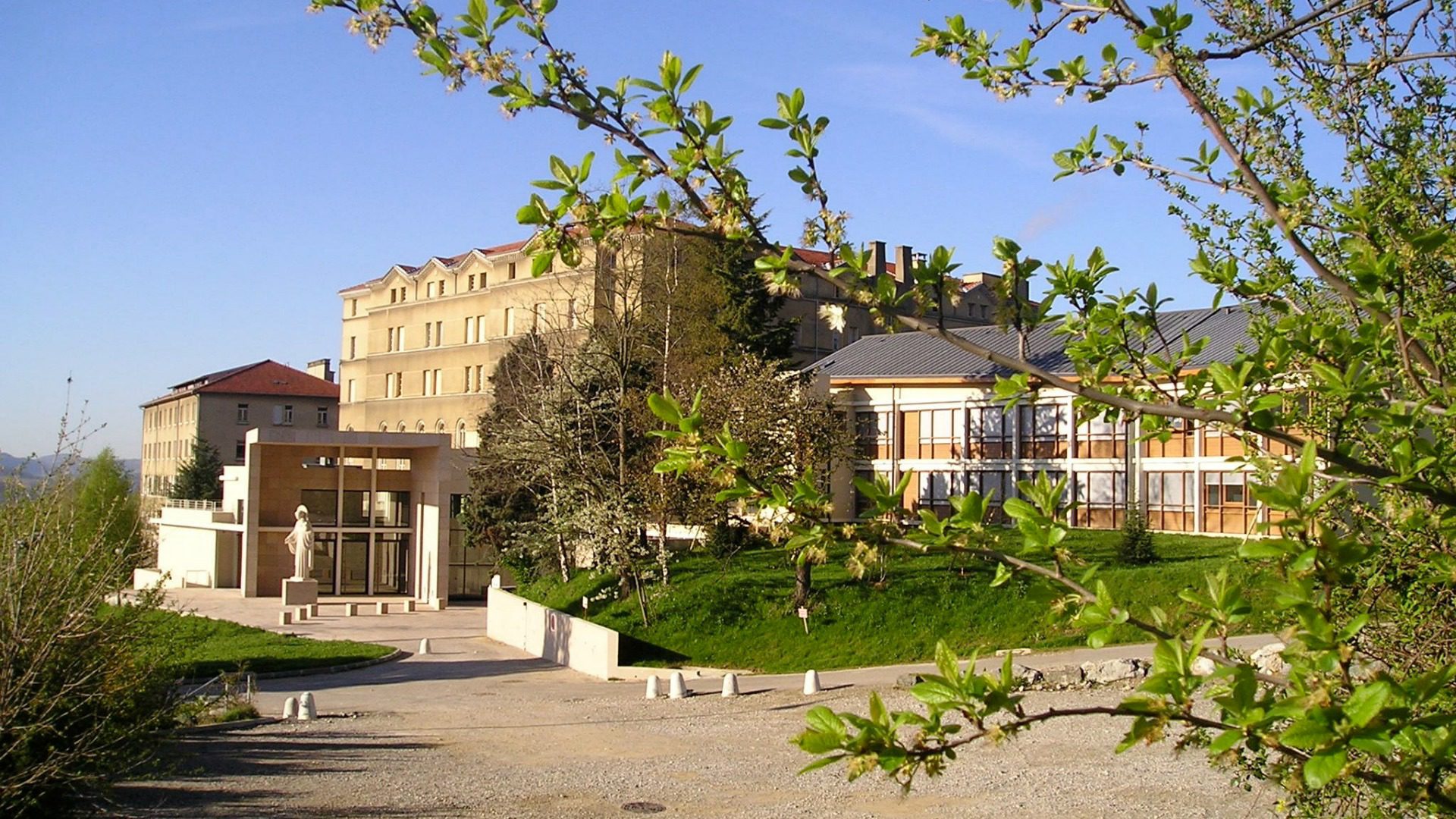 Le foyer de Charité de Châteauneuf-de-Galaure, situé en France est le foyer-centre de l'oeuvre des Foyers de Charité. (photo: DR)