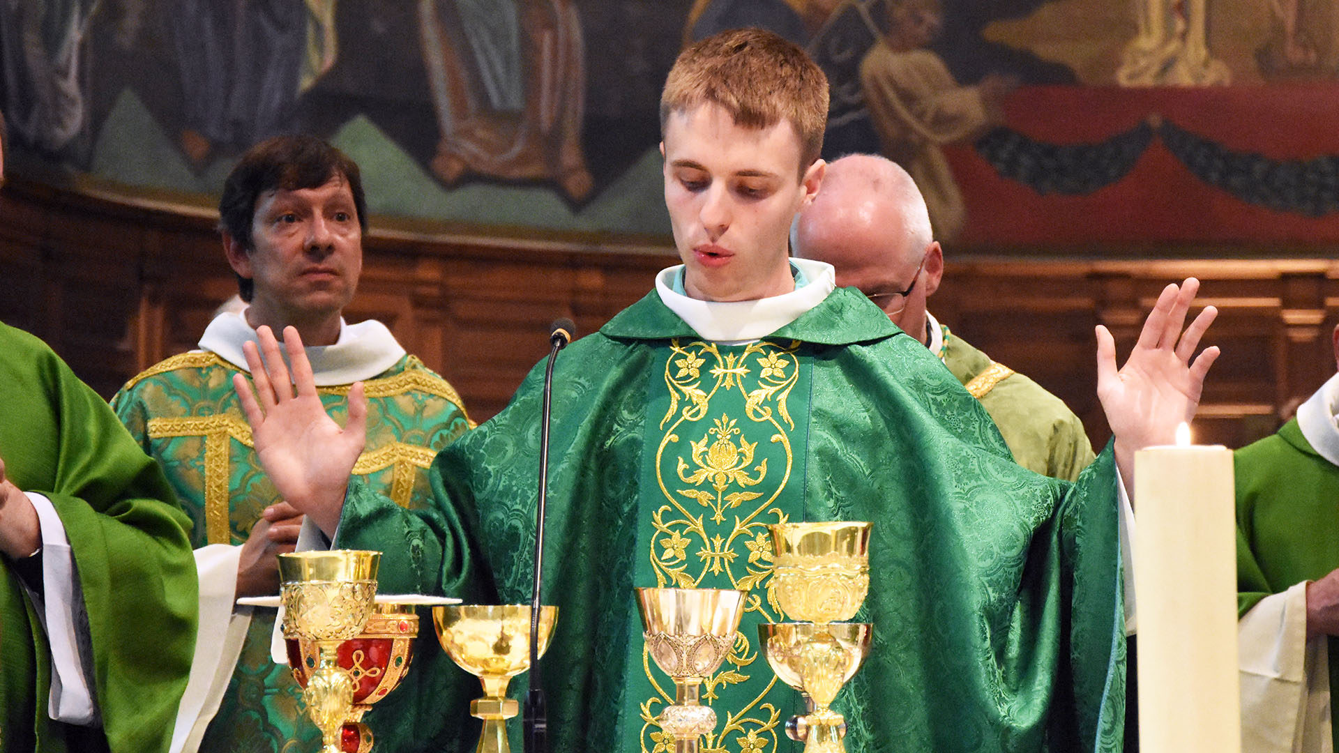 Jean Burin des Roziers, ordonné prêtre, le 26 juin 2016 à la basilique Notre-Dame à Lausanne (Photo: Grégory Roth)