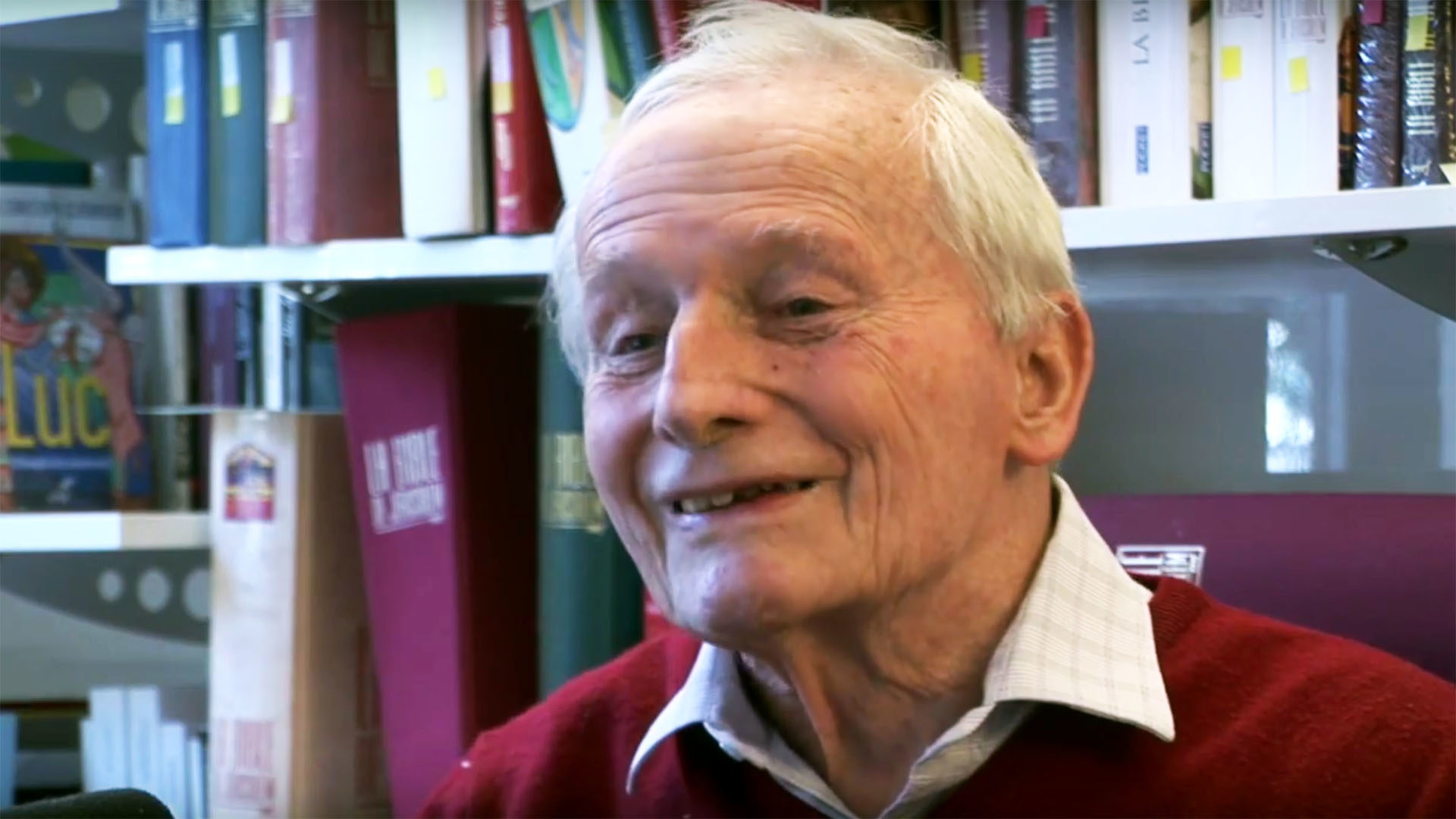 Henri Burin des Roziers, en interview aux éditions du Cerf. (Photo: Youtube)