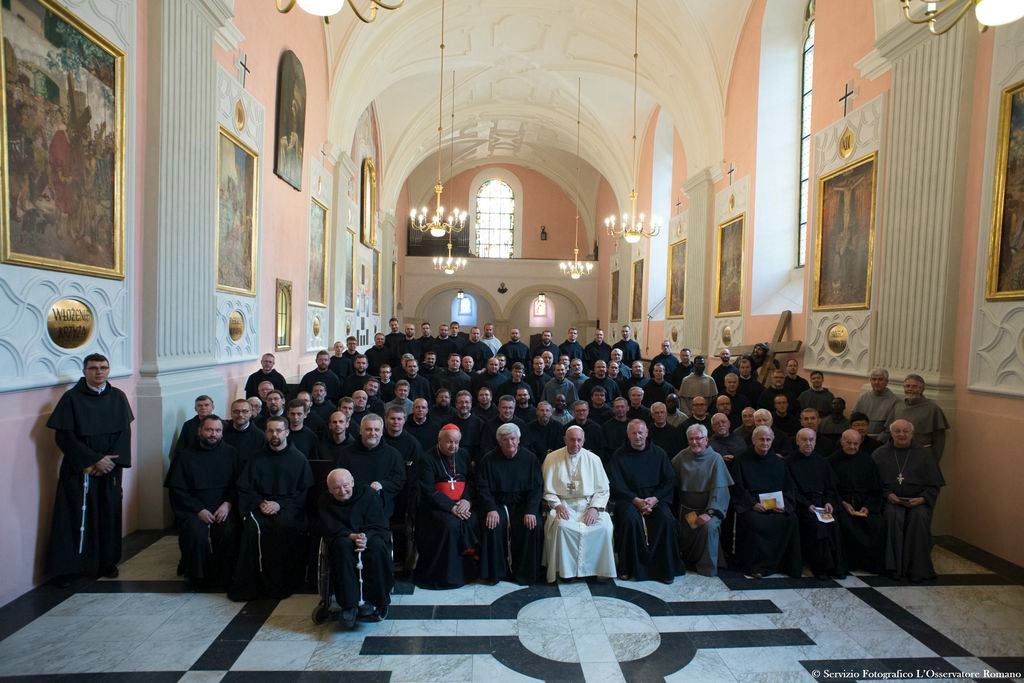 Le pape a prié à l'église Saint-François de Cracovie le 30 juillet 2016. (Photo: Keystone)