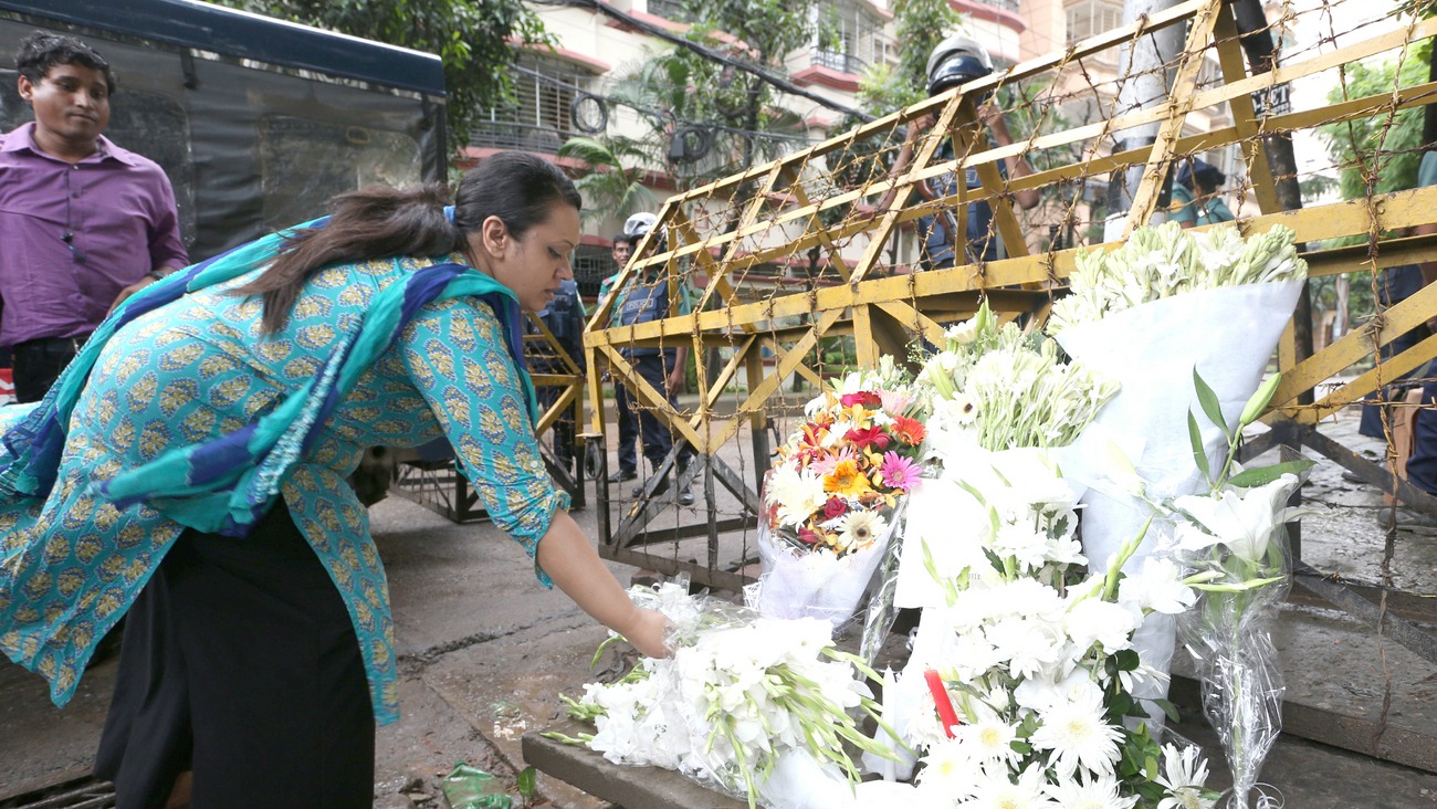 Le Bangladesh se recueille après les attentats de Dacca (Photo:Kota Kawasaki/Keystone)
