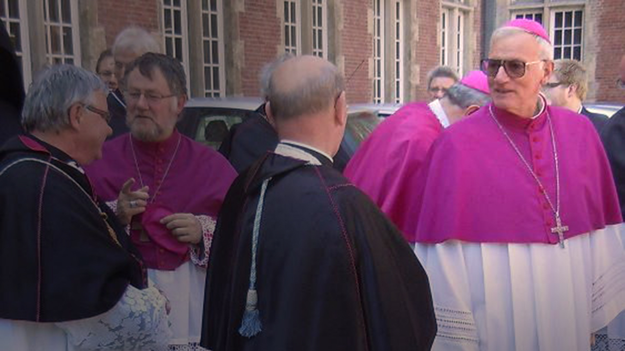 Le prélat belge, Mgr Frans Daneels (à droite) (Photo: Wikimedia Commons)
