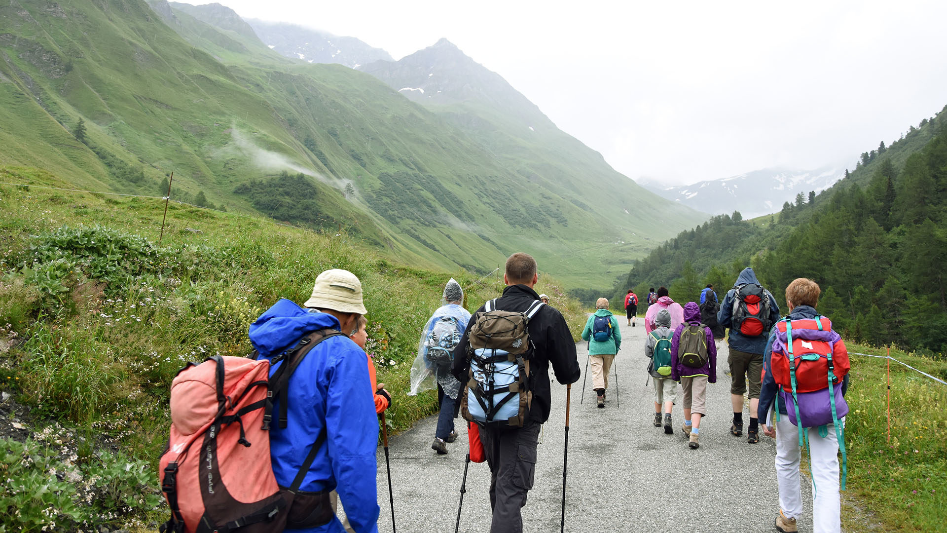 Pèlerinages alpins vers l'Hospice du Grand-Saint-Bernard (Photo: Grégory Roth)