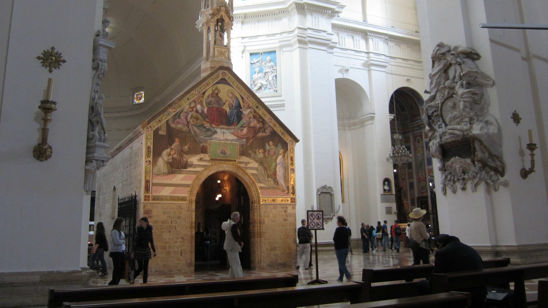 La portioncule, dans la basilique Sainte-Marie-des-Anges, à Assise. (Photo: Flickr/Douglas Hoyt/CC BY-NC-ND 2.0)