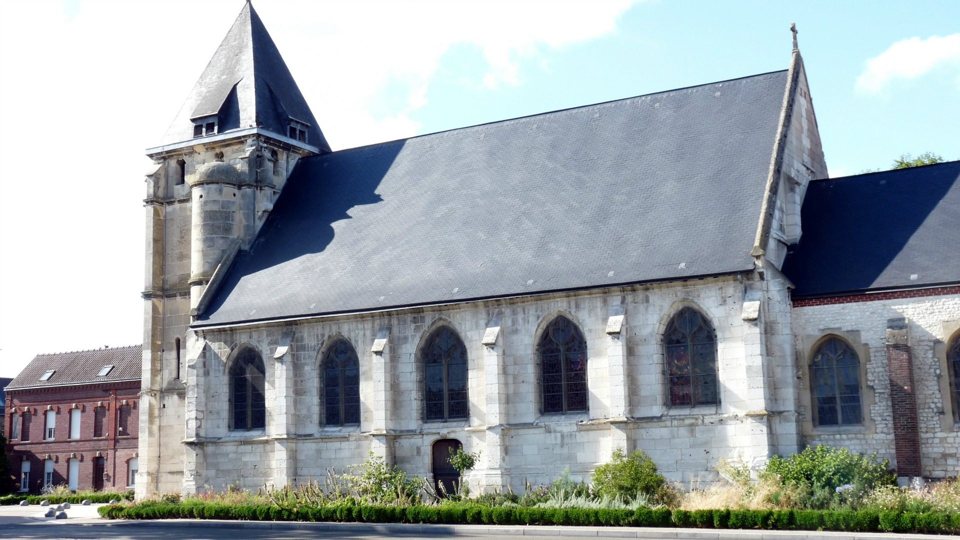 Eglise de Saint-Etienne du Rouvray, près de Rouen. Deux djihadistes ont assassiné le Père Jacques Hamel en pleine messe le 26 juillet 2016. (Photo: DR)