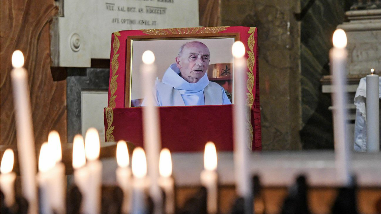 Un groupe de 80 pèlerins normands assisteront à la messe du pape, en mémoire du Père Jacques Hamel. (Photo: Epa Ansa/Alessandro di Meo/Keystone)