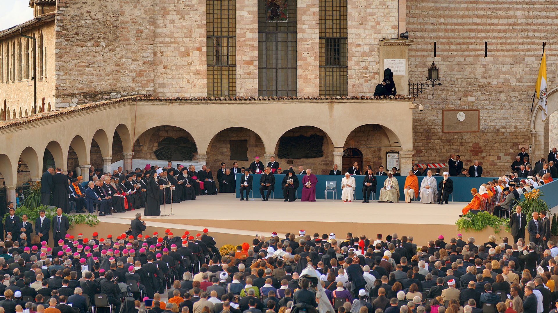 La rencontre interreligieuse à Assise en 2011, lors de la venue de Benoît XVI. (Photo: wikimedia commons/Stephan Kölliker/CC BY-SA 3.0)