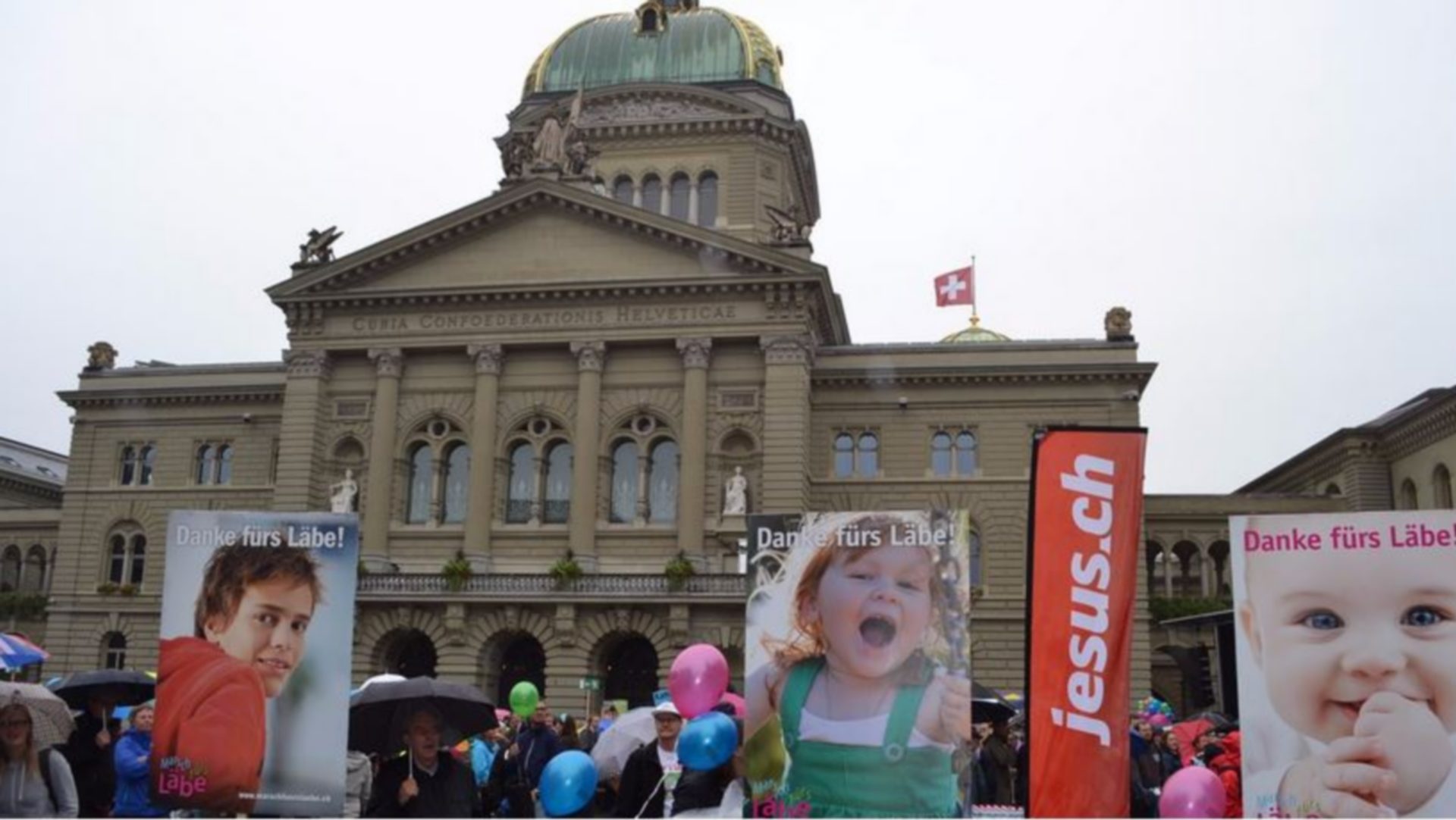 La 'Marche pour la Vie' 2016 sur la Place fédérale à Berne. | © Francesca Trento 