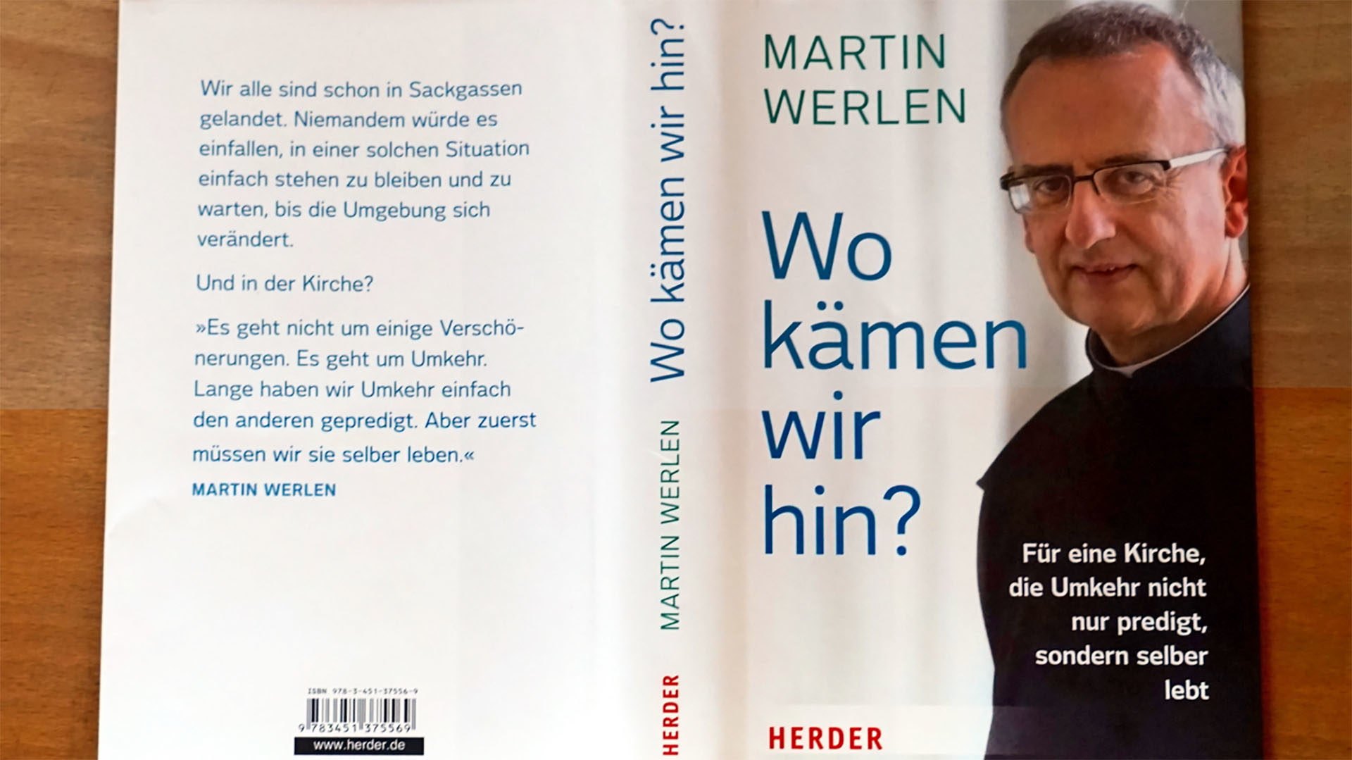 Le nouveau livre de Martin Werlen sur la place des femmes dans l'Eglise (Photo: G. Scherrer, kath.ch)