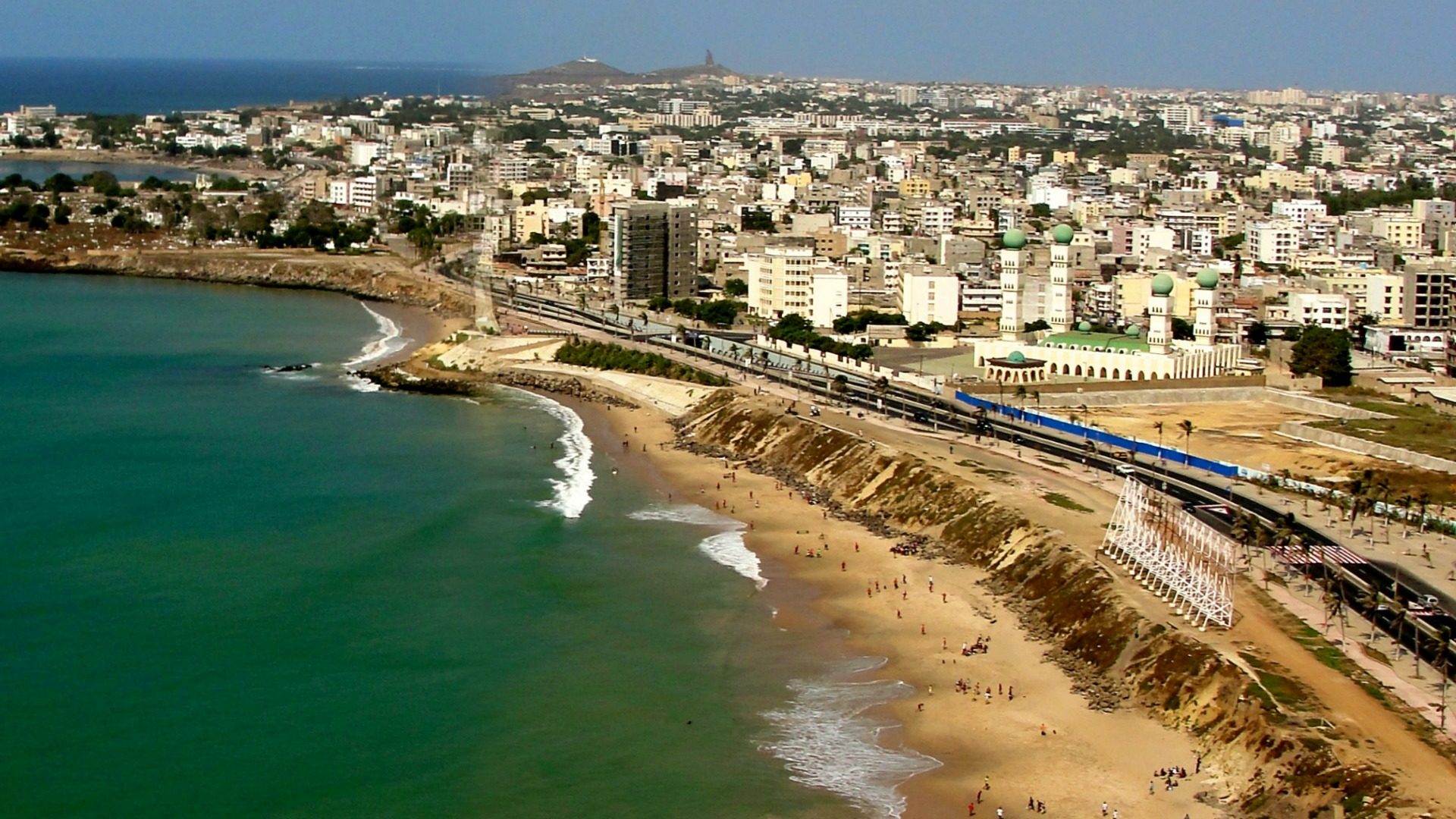 Des centaines de jeunes sénégalais ont marqué la 29e Journée du refus de la misère en manifestant à Dakar contre la pauvreté. (photo: Flickr/Jeff Attaway/CC BY 2.0)