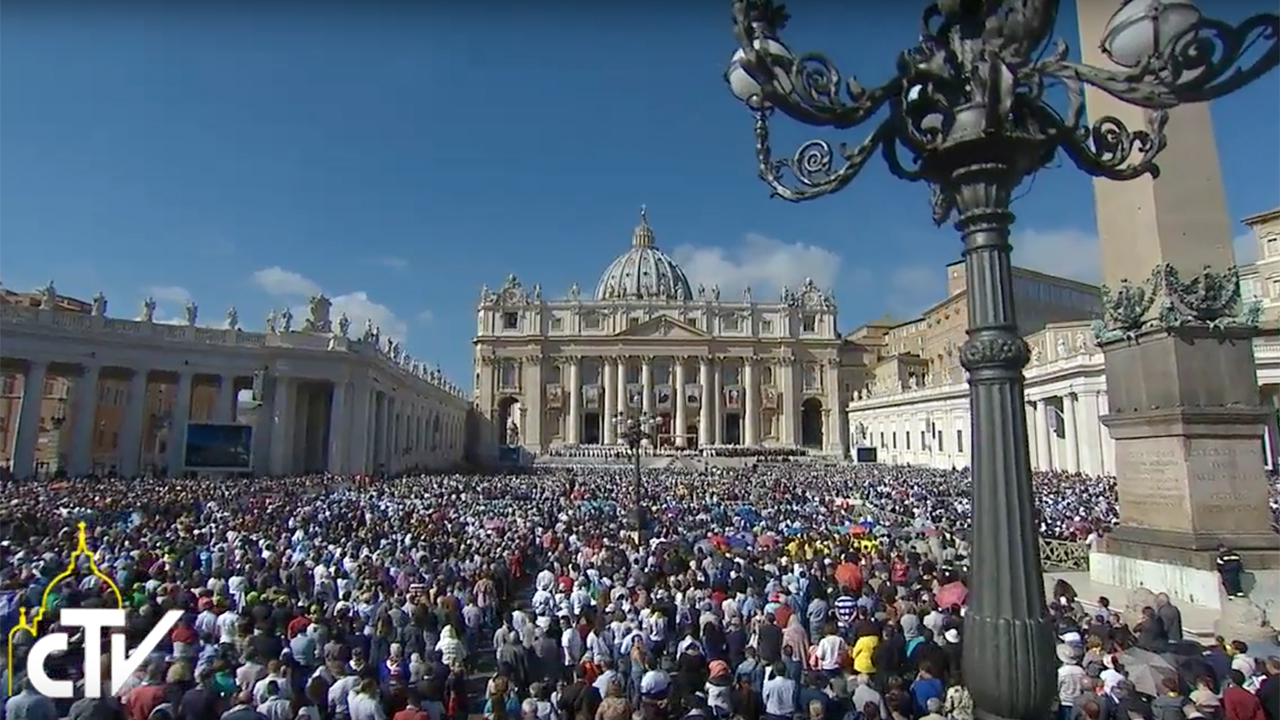 "Prier, ce n’est pas s’évader dans une fausse quiétude égoïste", a rappelé le pape, place Saint-Pierre (Photo: Youtube/CTV)