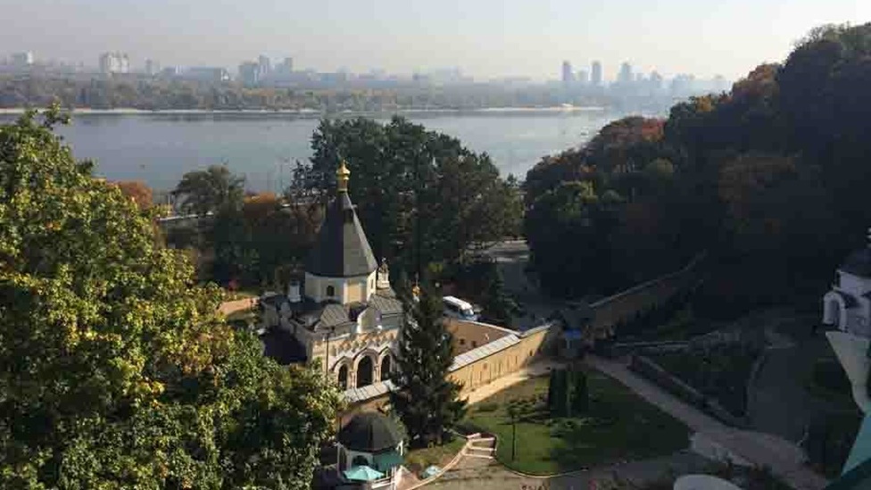 Vue sur le Dniepr depuis le monastère de la Laure des grottes de Kiev/Photo:Fabien Hünenberger