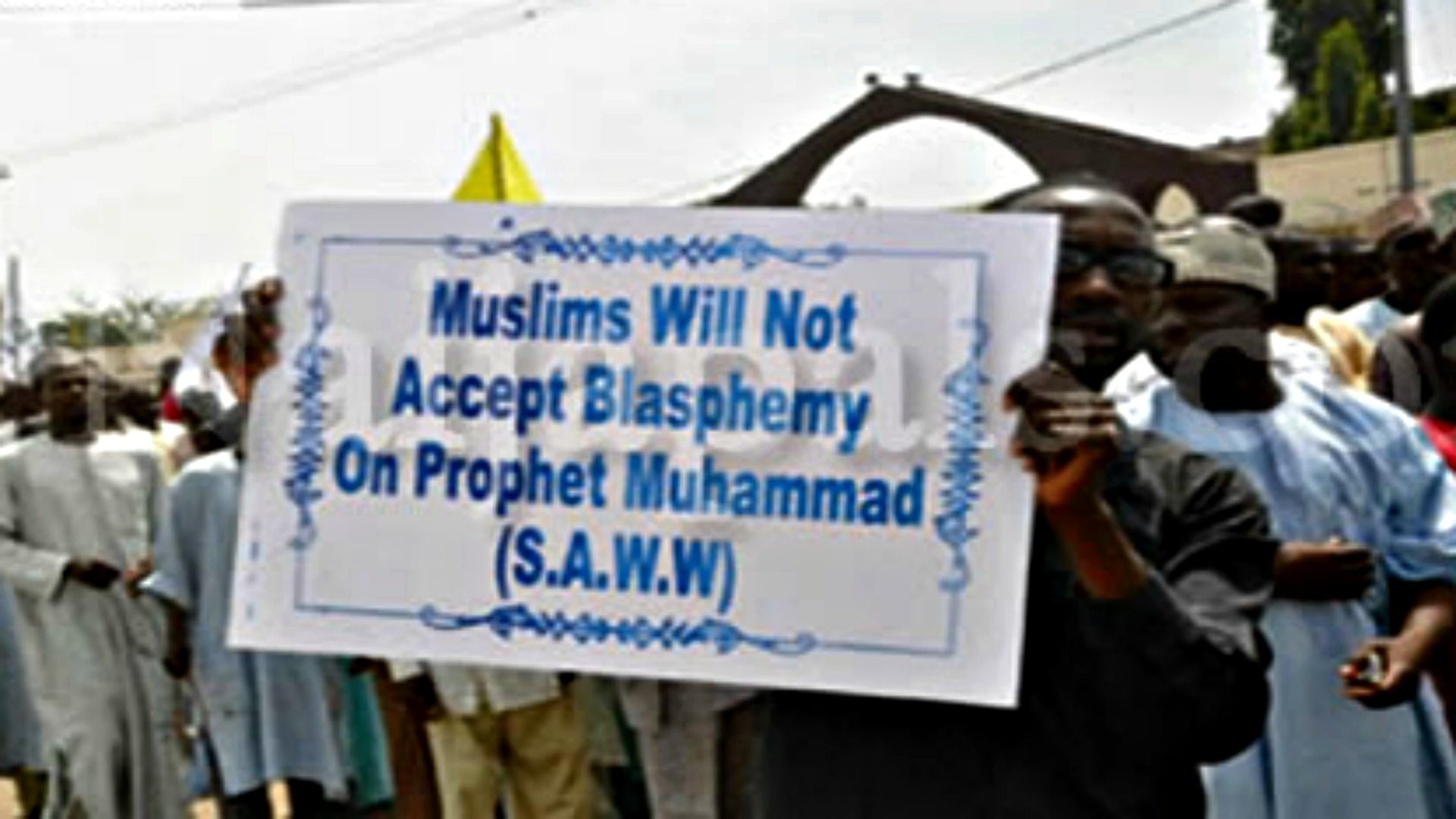 Nigeria Protestation de jeunes musulmans contre le 'blasphème' visant le prophète Mahomet (Photo:  gistmania.com)