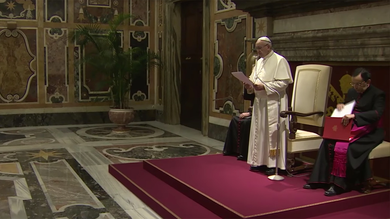 Le pape a reçu un groupe de 260 élus de la région lyonnaise (Photo: Youtube/CTV)
