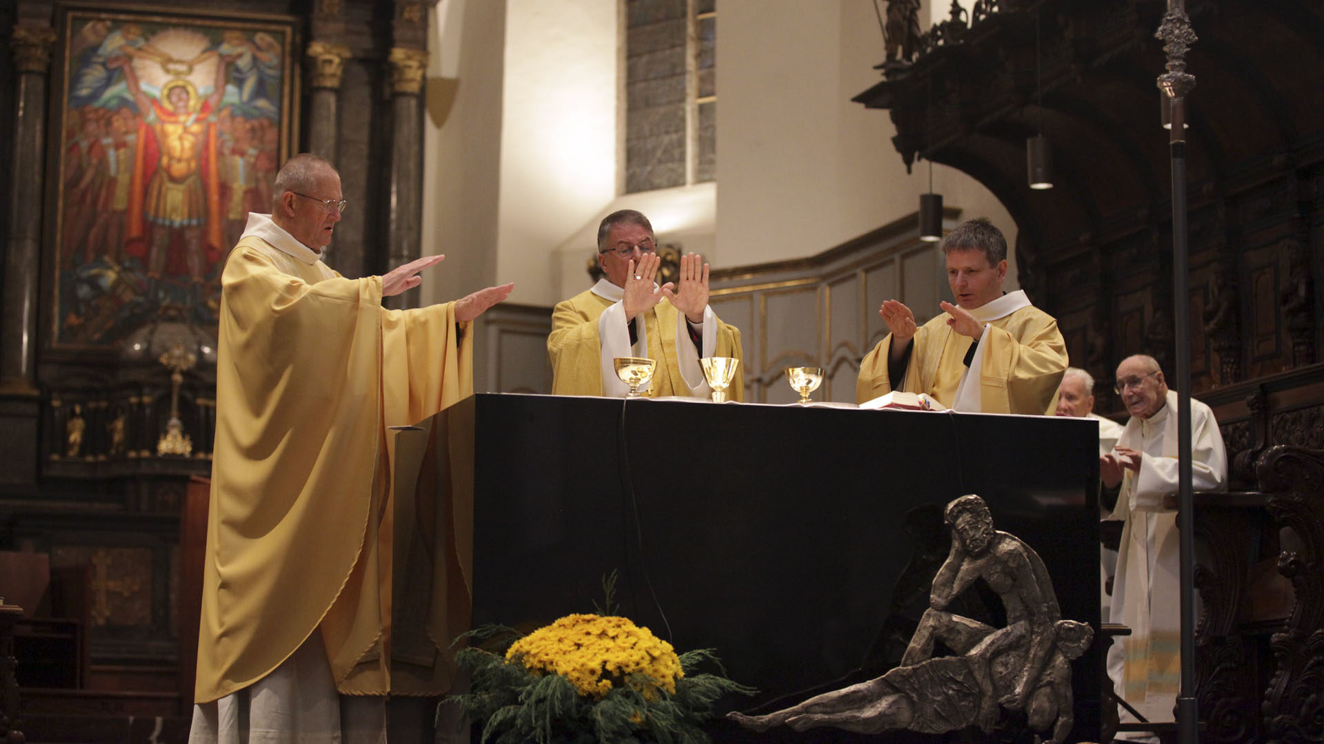 Saint-Maurice le 20 novembre 2016. Mgr Jean Scarcella lors de la messe pontificale de clôture du jubilé de la Misércorde. | © B. Hallet