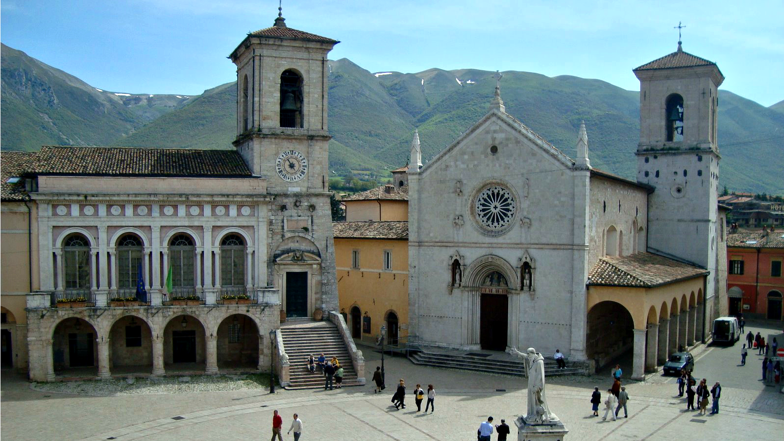 La basilique Saint-Benoît de Nursie a été partiellement détruite dans le séisme (Photo:catholicus fluminensis/Flickr/CC BY 2.0)