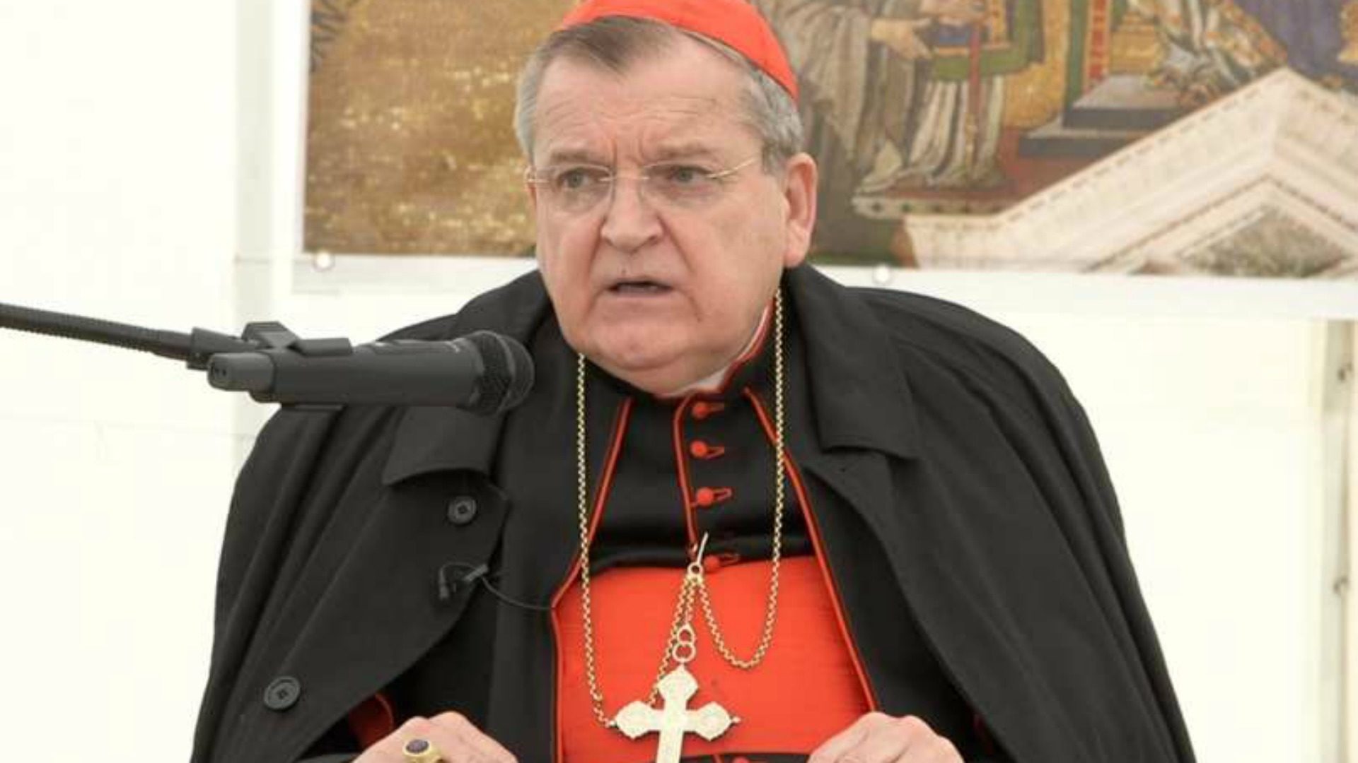 Le cardinal Raymond Leo Burke se désolidarise de Steve Bannon (Photo:  www.lifesitenews.com) 