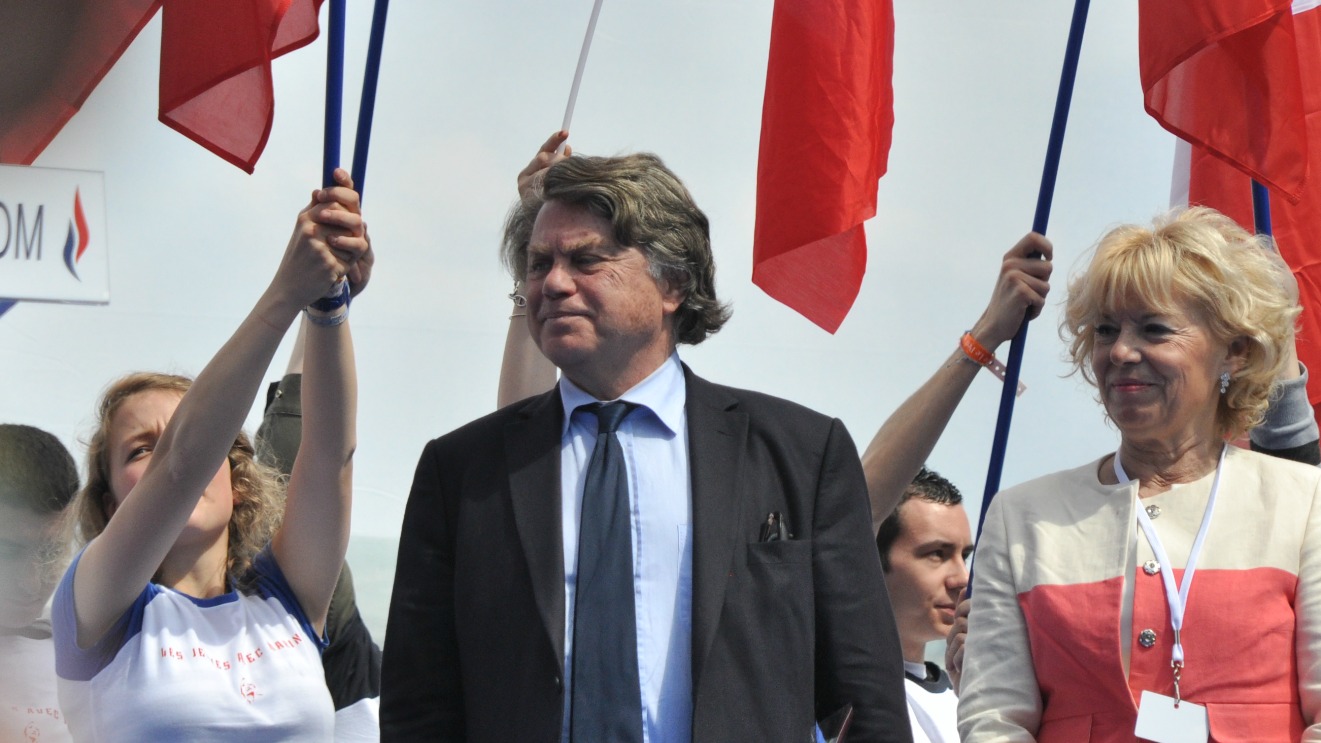 Le député FN Gilbert Collard estime que les évêques français sont "des adversaires de la foi" (Photo: Blandine Le Cain/Flickr/CC BY 2.0)