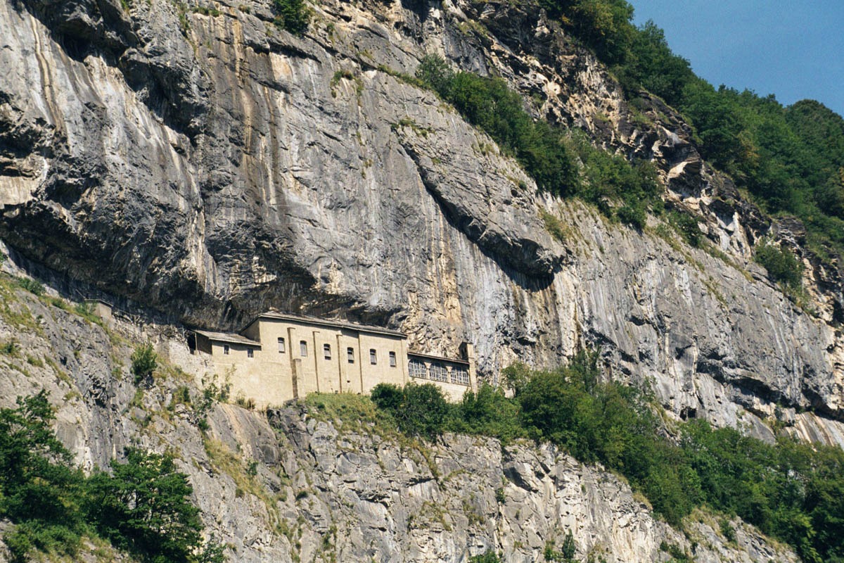 La chapelle Notre-Dame du Scex surplombe Saint-Maurice | Saint-Mauriec tourisme