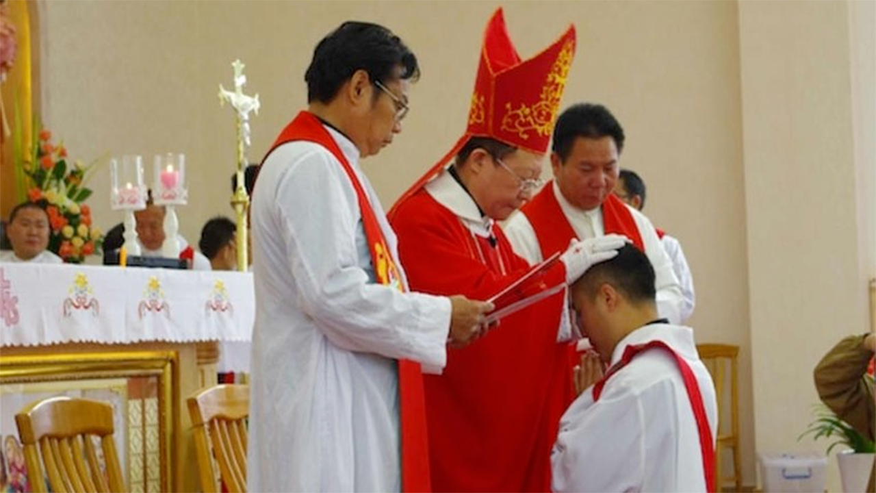 Mgr Ma Yinglin, évêque illégitime chinois, lors d'une ordination sacerdotale en mai 2016 (Photo: MEP)