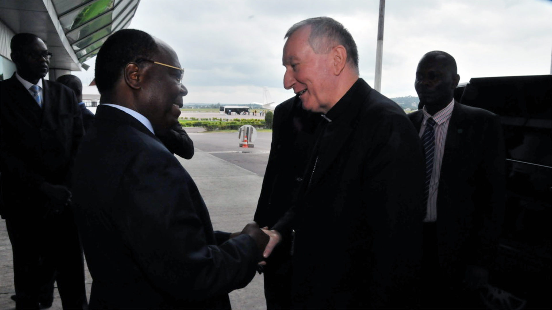 Brazzaville: le Cardinal Pietro Parolin accueilli par le Premier ministre (Photo: DR)