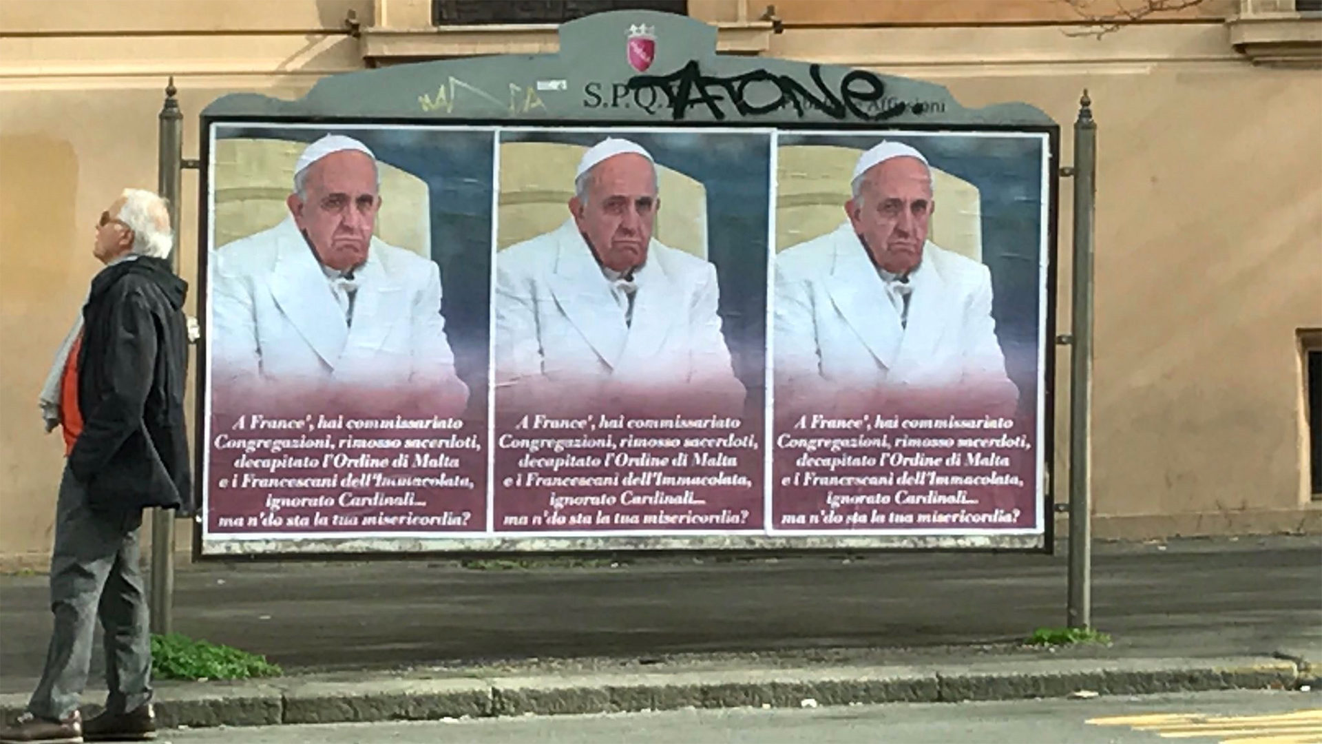 Selon la municipalité, 200 affiches ont été placardées (Photo: twitter/@roxelloo)