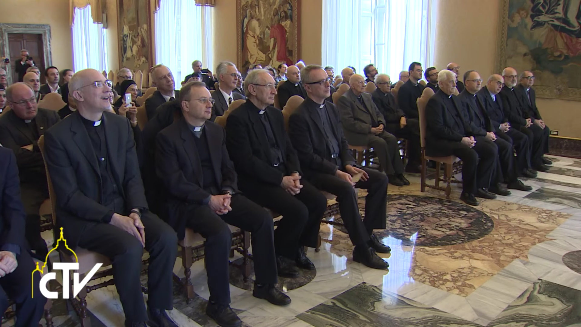 Le pape François a reçu la communauté jésuite de la revue bimensuelle La Civiltà Cattolica (Photo: youtube.com/CTV)