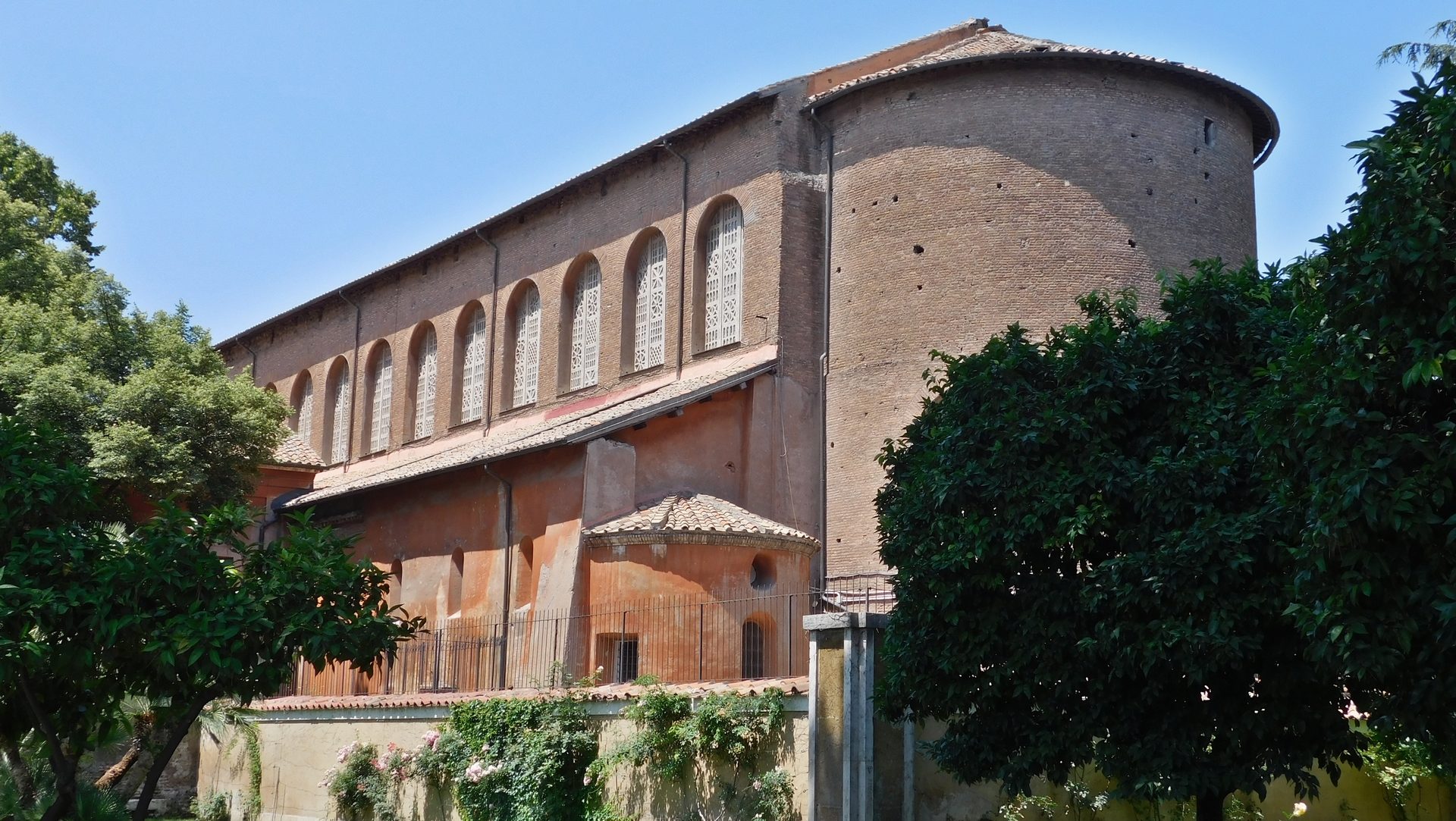 La basilique Ste Sabine à Rome estLa basilique Ste Sabine à Rome est une des 'stations' du carême (photo wikimedia commons Fczarnowski CC BY-SA 4.0)  