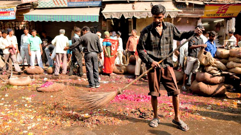 Au Pakistan, les chrétiens sont souvent relégués aux tâches ingrates (Photo d'illustration:Ishan Khosla/Flickr/CC BY-NC-ND 2.0)