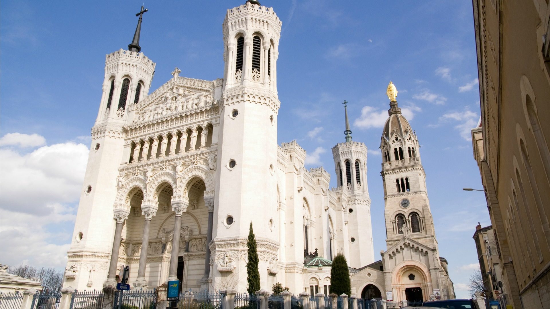 Les voleurs ont dérobé la couronne de la Vierge de la basilique de Fourviere. (Photo: Flickr/G. Bonin/CC BY-NC-ND 2.0)