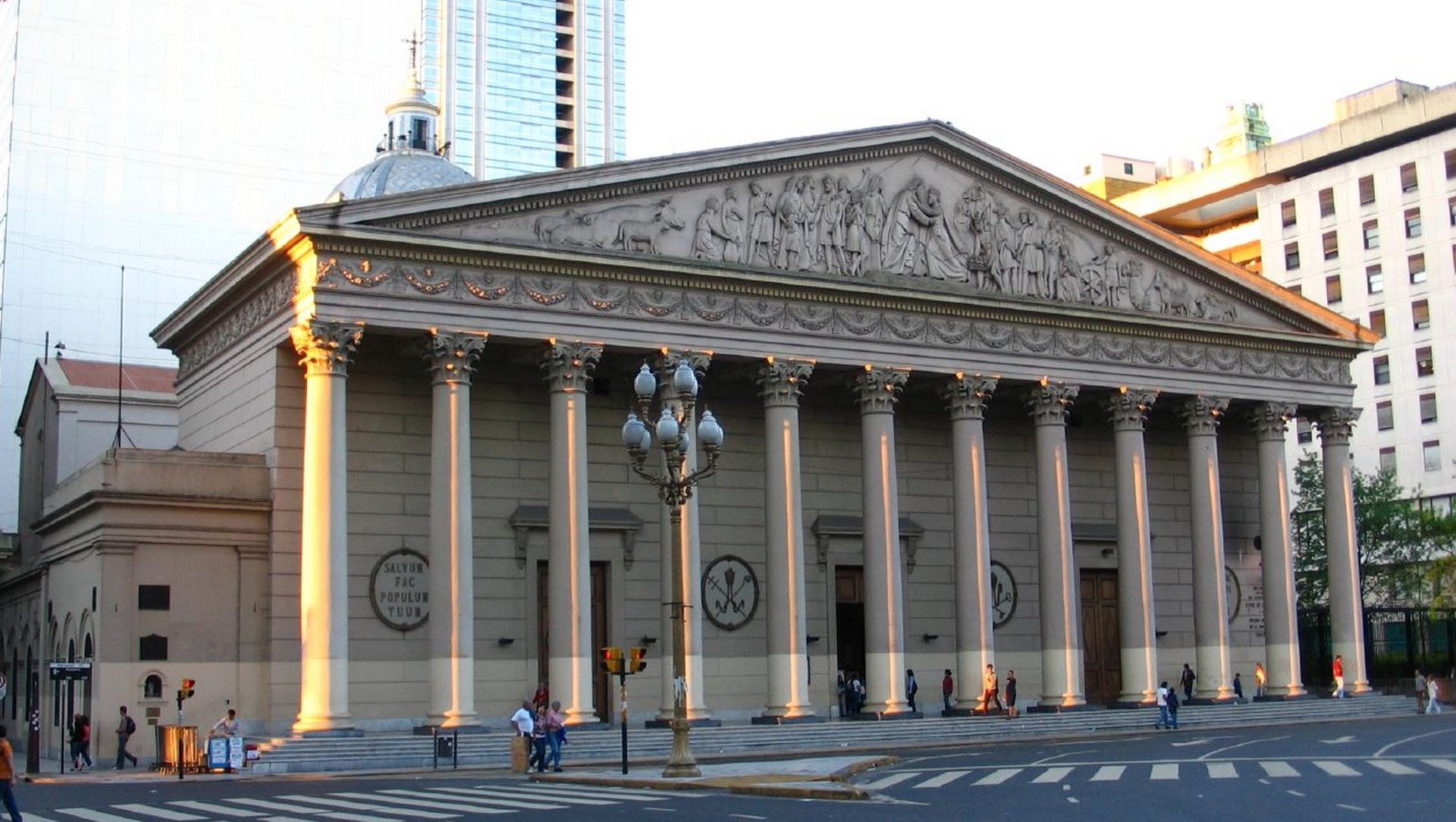 La cathédrale métropolitaine de Buenos Aires (photo flickr Alexis González Molina CC BY-SA 3.0) 