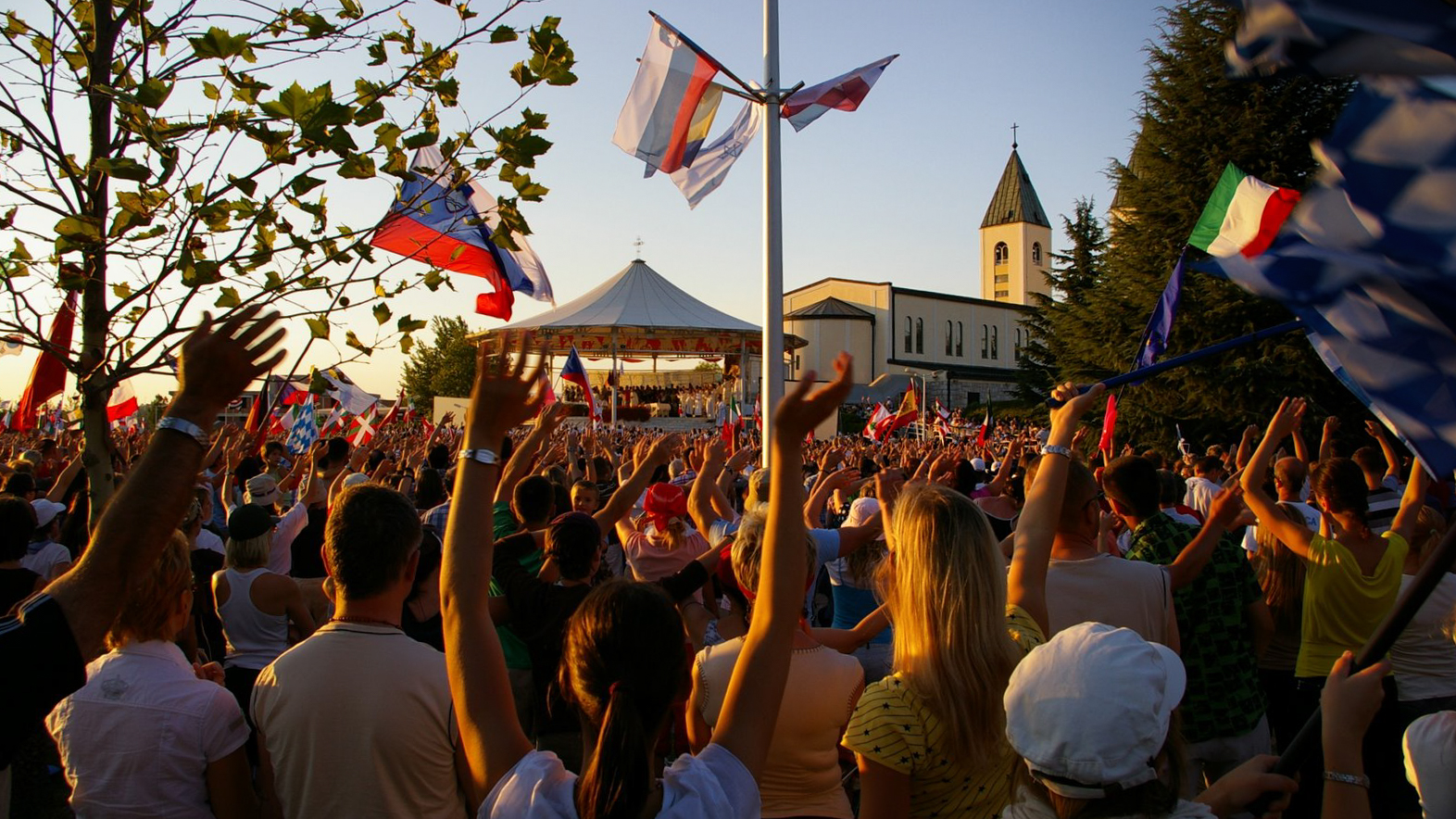 Durant ses semaines de visite à Medjugorje, l'envoyé du pape affirme s’être forgé un avis positif sur le travail pastoral effectué sur place | © Pierre Pistoletti