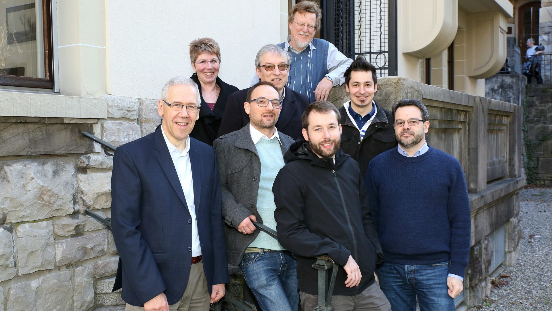 L'équipe de cath.ch. (de g. à dr. et de bas en haut): B. Litzler, R. Zbinden, P. Pistoletti, B. Hallet, C. Métrailler, M. Page, G. Roth et J. Berset. (Photo: B. Hallet)  