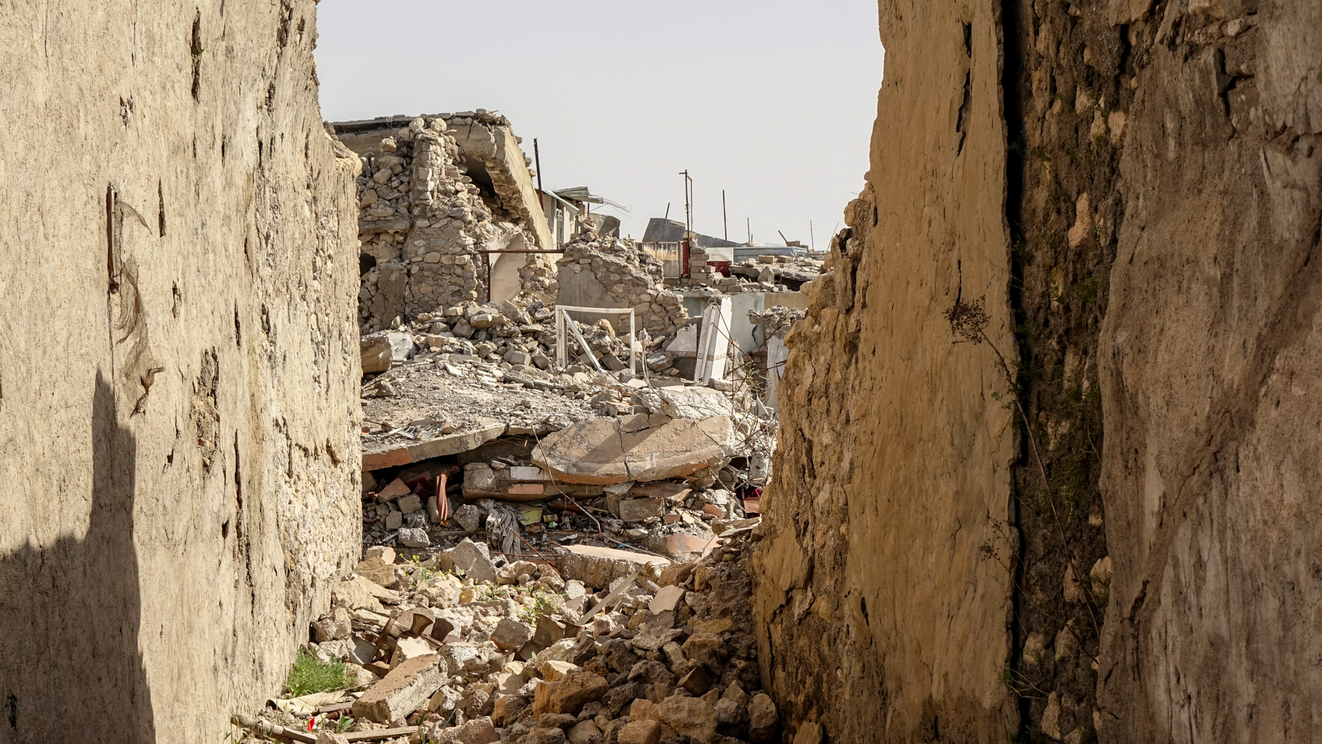 Les maisons anciennes de Betnaya, au nord de l'Irak,  n'ont pas résisté aux bombardements (photo Maurice Page) 