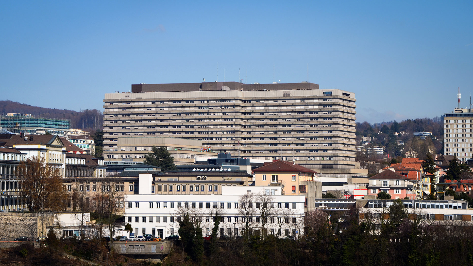 Le CHUV, centre hospitalier universitaire vaudois à Lausanne (Photo: Wikimedia commons)