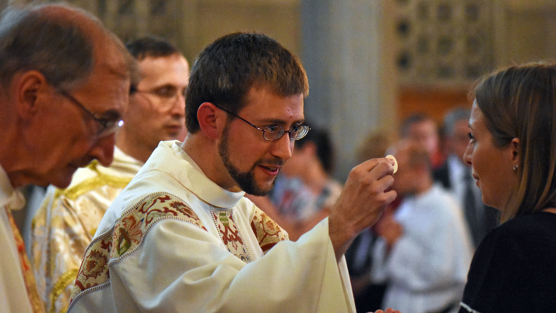 Frère Pierre Martin de Marolles lors de son ordination sacerdotale le 24 juin 2017 à l'église du Christ-Roi à Fribourg. (Photo: Grégory Roth)