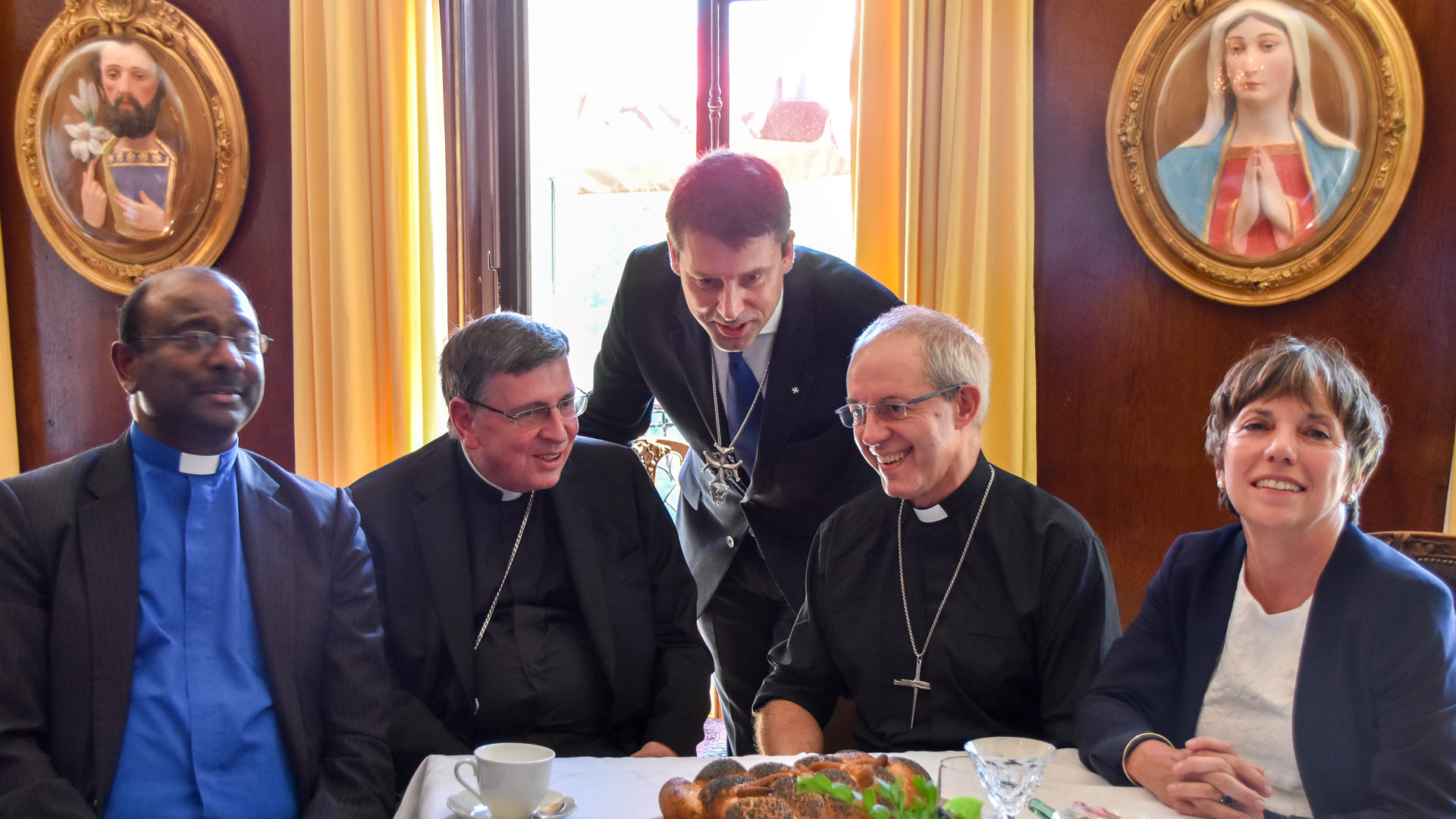 Sous le regard de Joseph et Marie l'oecuménisme de la rencontre: Jerry Pillay Président de la CMER, cardinal Kurt Koch, Gottfried Locher, président de la FEPS, Justin Welby, primat de l'Eglise Anglicane, Margot Kässmann, Eglise évangélique d'Allemagne (photo Maurice Page) 