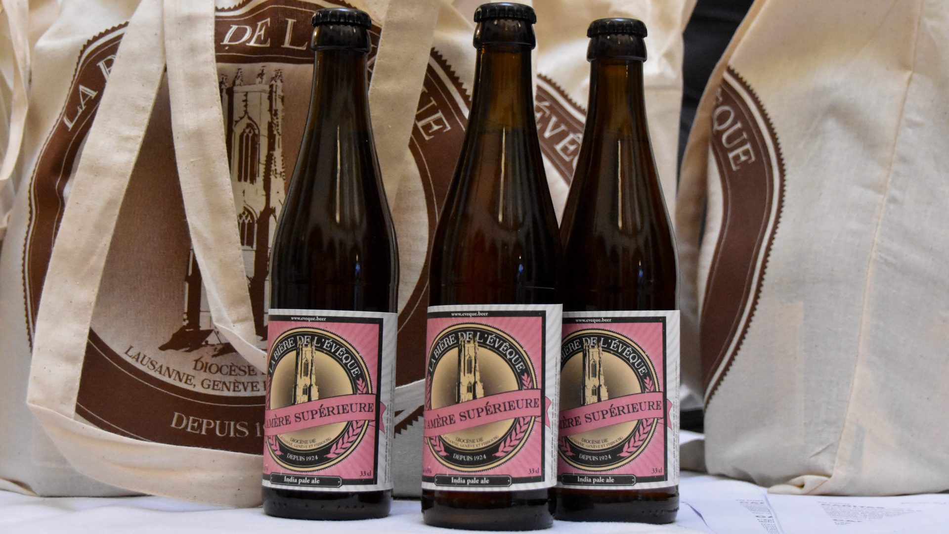 'L'amère supérieure' troisième cuvée de la bière de l'évêque de LGF  (photo Maurice Page) 