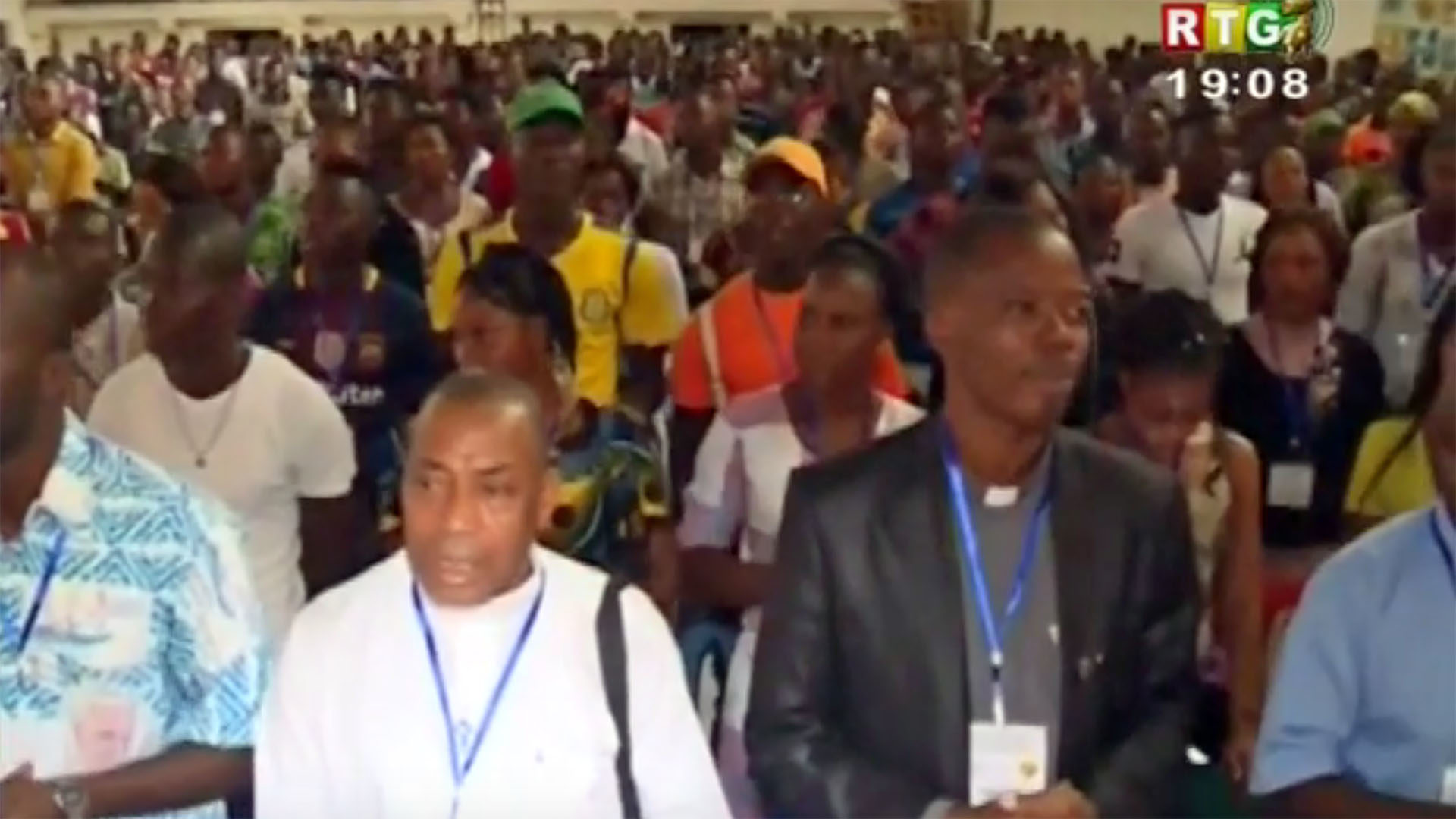 Le mini-synode à Kindia, en Guinée-Conakry, a rassemblé près de mille jeunes. (Capture d'écran: Youtube/RTG)