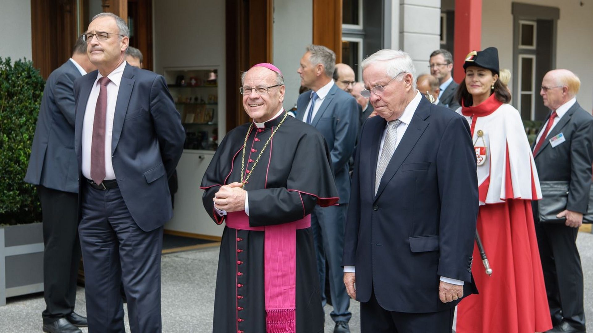 Guy Parmelin, Mgr Vitus Huonder et Christoph Blocher se sont exprimé lors de la commémoration de Frère Nicolas au Flüeli-Ranft (photo Jürg Frey)