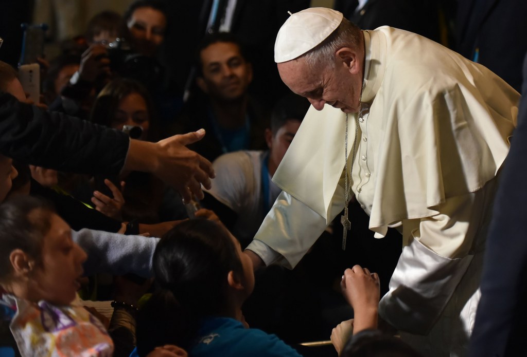 "Jésus n’abandonne personne et encore moins les enfants qui sont Ses privilégiés et Ses préférés", a lancé le pape aux enfants. (Photo: EPA/Keystone)