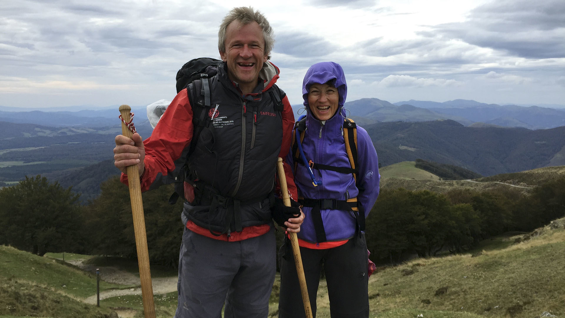 Benjamin et Anne Roduit au col de Roncevaux, en France, en route vers Saint-Jacques-de-Compostelle. (Photo: DR)