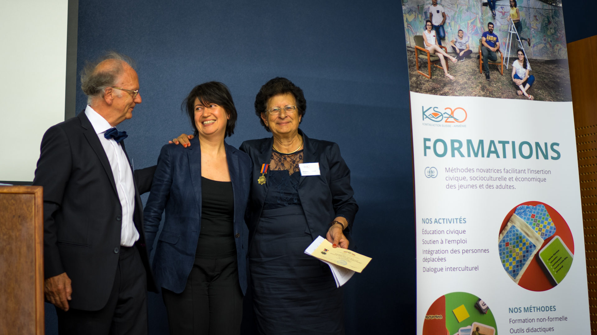 Hasmik Tolmajyan, Ministre plénipotentiaire de l'Ambassade d'Arménie à Genève, entourée des fondateurs de Kasa, Monique et Dario Bondolfi (Photo: Pierre Pistoletti)