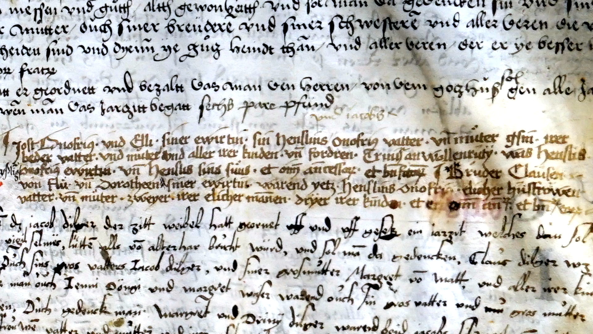 Le passage à l'encre brune du 'Jahrzeitenbuch' de 1494-1495  d'Engelberg fait mention de Frère Nicolas de Flüe et de son épouse Dorothée (photo Georges Scherrer) 
