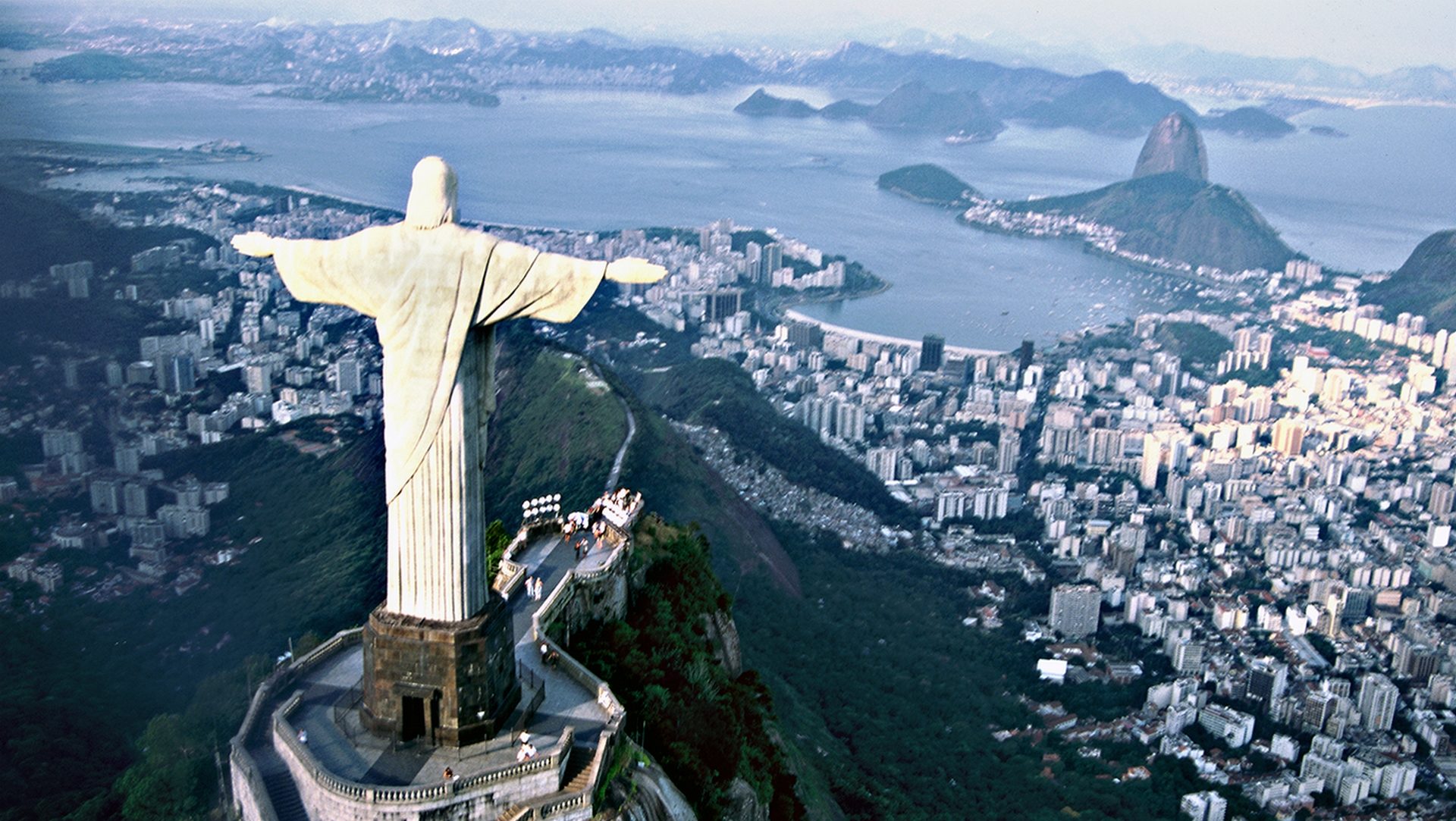 Le Christ du Corcovado domine la baie de Rio de Janeiro, au Brésil  | © Jean Claude Gerez 
