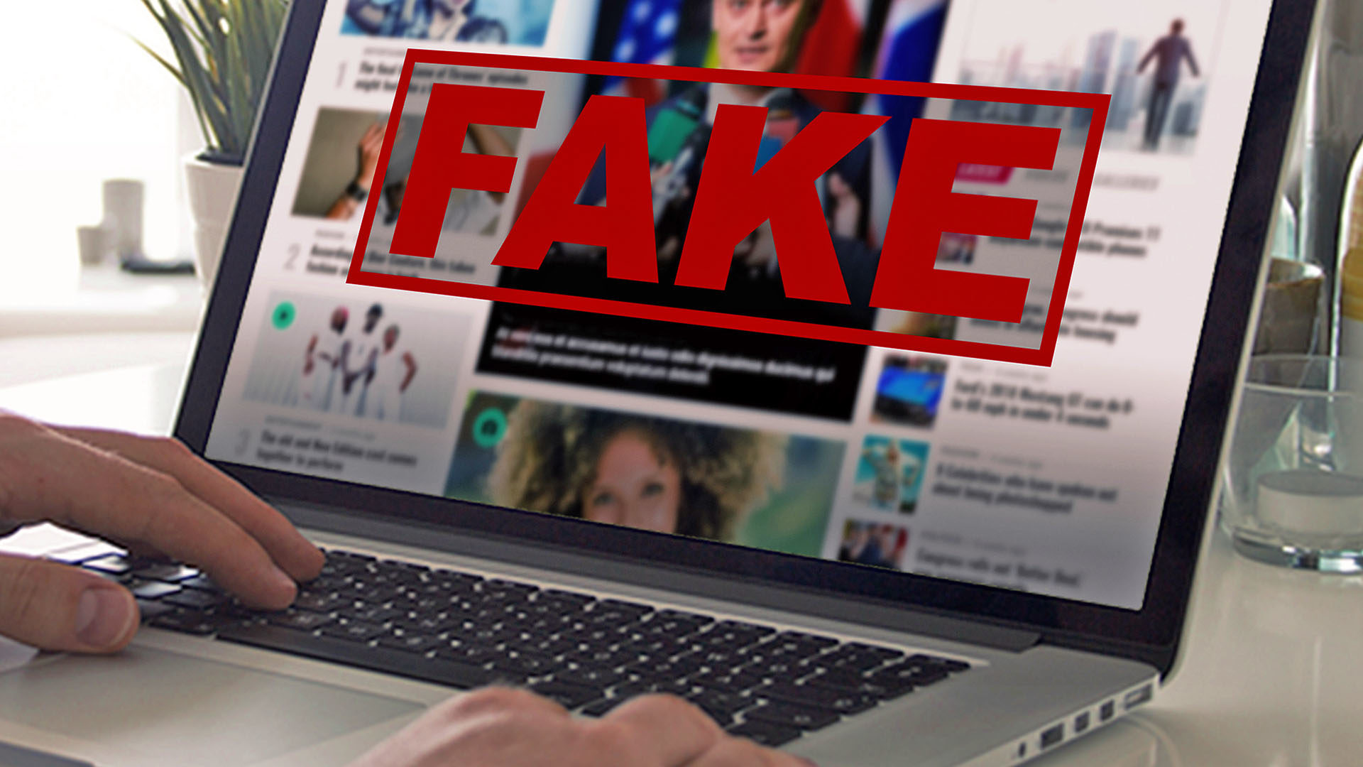 Le "journalisme de paix" cherche la vérité et la compréhension entre les personnes, en luttant contre les 'fake news'. (Photo: Flickr/Mike MacKenzie/CC BY 2.0)