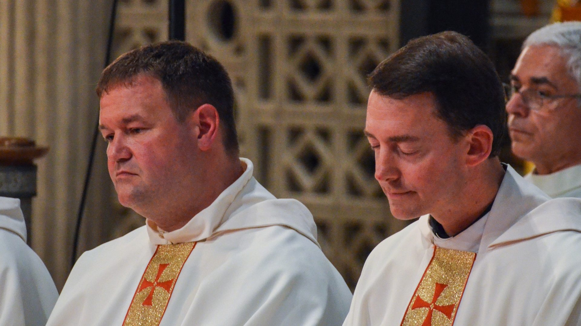 Pascal Marquard et Jean Glasson sont les deux nouveaux vicaires épiscopaux pour le canton de Fribourg (photo Véronique Benz)