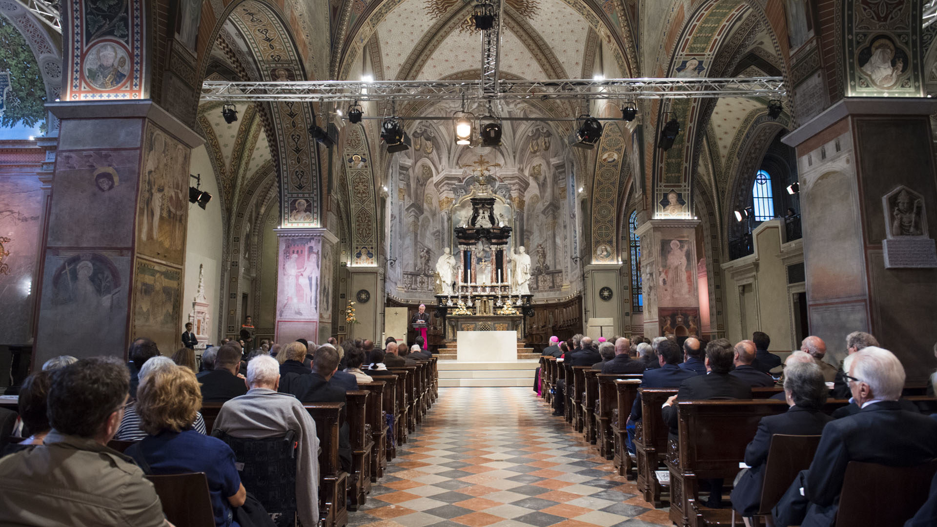 Lugano le 13 octobre 2017. Mgr Lazzeri, évêque de Lugano, a inauguré la cathédrale San Lorenzo de Lugano. | © Diocèse de Lugano 