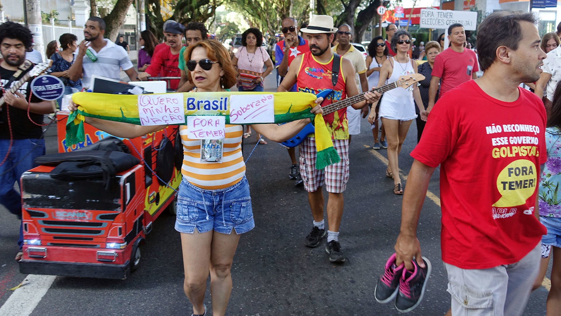 Brésil, Salvador de Bahia, les manifestation anti-président Temer font rage. (© Jean-Claude Gerez) 