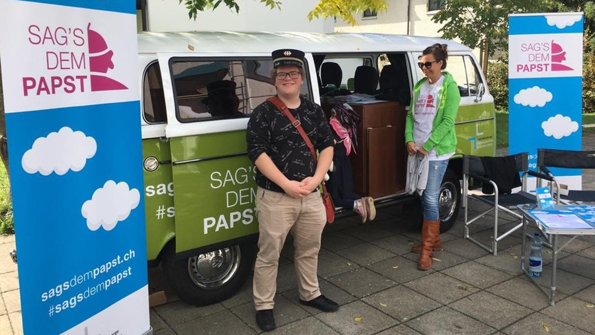 La papamobile de l'aumônerie des jeunes du canton de Zurich (photo DR)